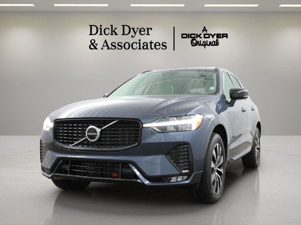 Used 2024 Volvo XC60 B5 Core w/ Protection Package Premier AWD/4WD image 5