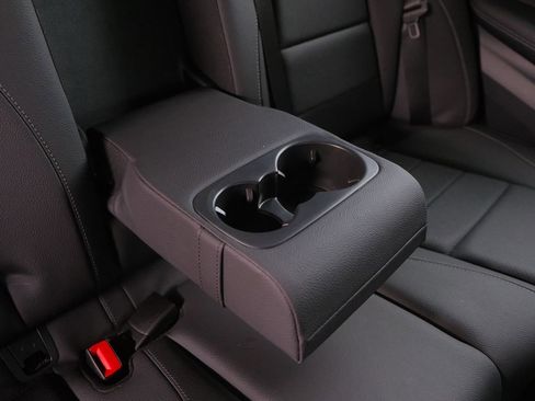 Used 2025 Mercedes-Benz GLE 450e 4MATIC image 37