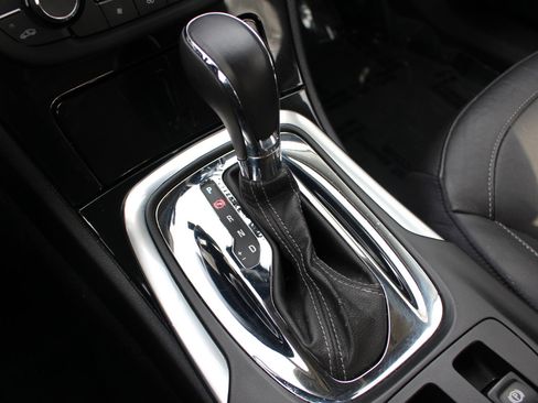 Used 2012 Buick Regal Leather image 27