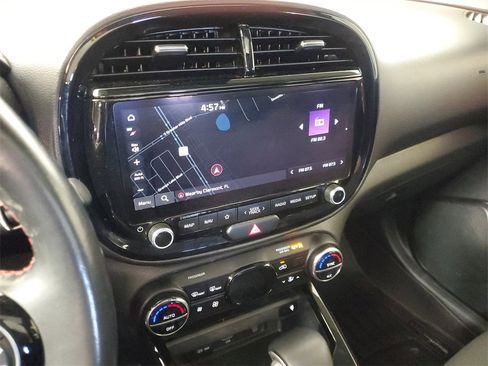 Used 2023 Kia Soul GT-Line image 18