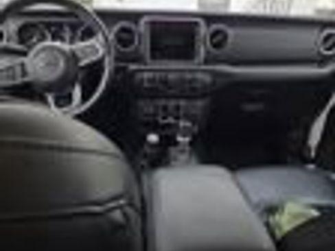 Used 2022 Jeep Wrangler Unlimited Sahara w/ Cold Weather Group image 25