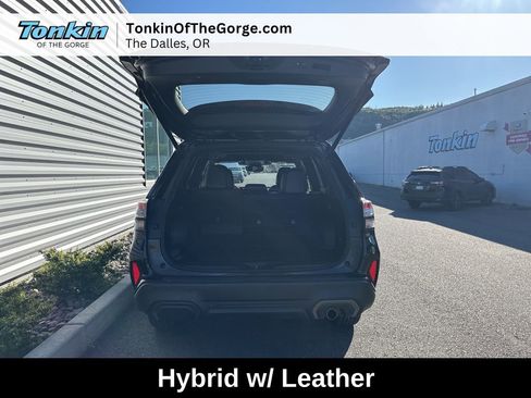 Used 2025 Subaru Forester Limited w/ Popular Package AWD/4WD image 4