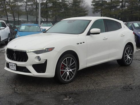 Used 2019 Maserati Levante GTS AWD/4WD image 10