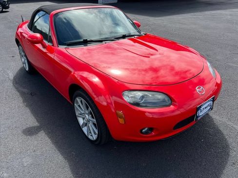 Used 2006 MAZDA MX-5 Miata Grand Touring RWD image 4