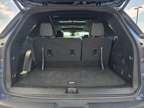Used 2023 Chevrolet Traverse LT w/ LT Premium Package FWD image 13