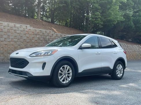 Used 2020 Ford Escape SE FWD image 1