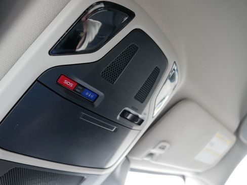 Used 2024 Subaru Outback Premium image 32