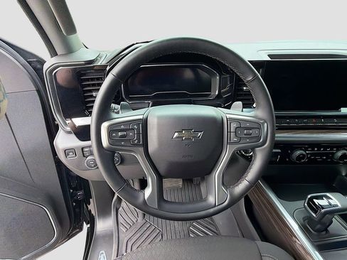 Used 2025 Chevrolet Silverado 1500 LT Trail Boss w/ Convenience Package II image 11