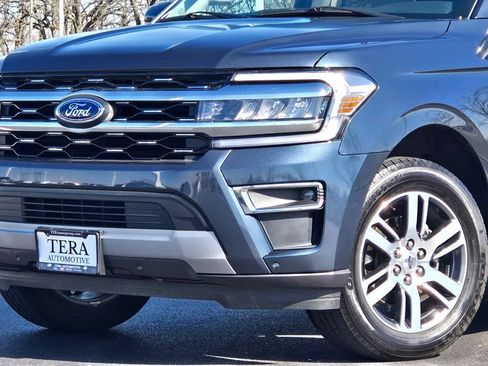 Used 2024 Ford Expedition Limited AWD/4WD image 2