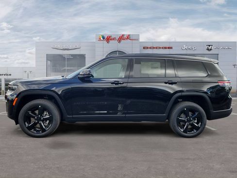 New 2026 Jeep Grand Cherokee L Limited w/ Limited Altitude Package AWD/4WD image 2