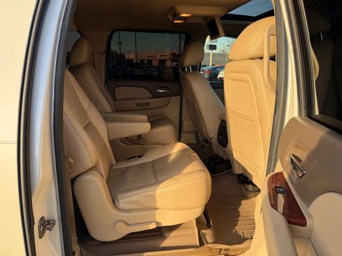 Used 2012 GMC Yukon XL SLT image 8