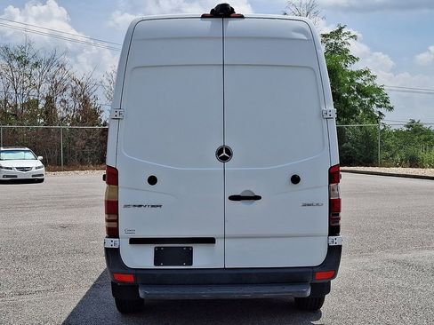 Used 2017 Mercedes-Benz Sprinter 2500 image 8