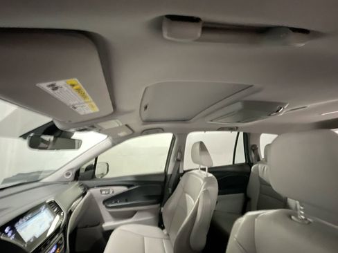 Certified 2019 Honda Pilot Touring image 19