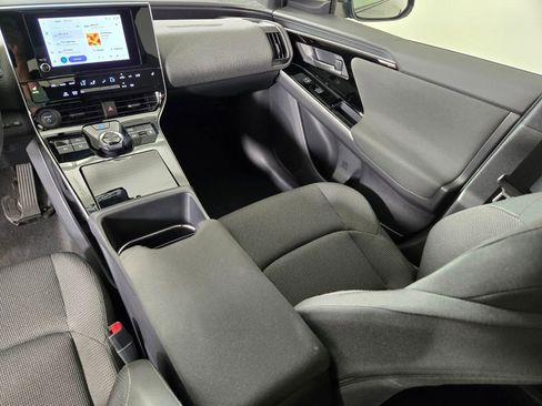 Certified 2025 Subaru Solterra AWD/4WD image 18