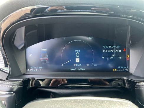 Certified 2024 Lincoln Corsair AWD image 18