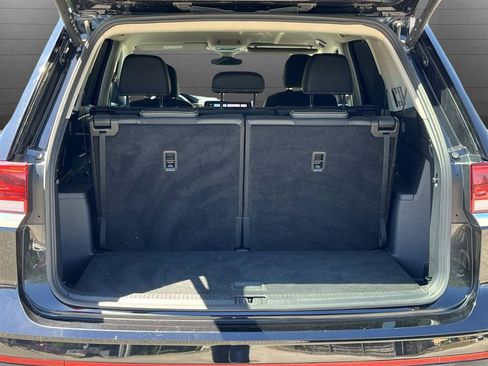 Used 2025 Volkswagen Atlas SE FWD image 10