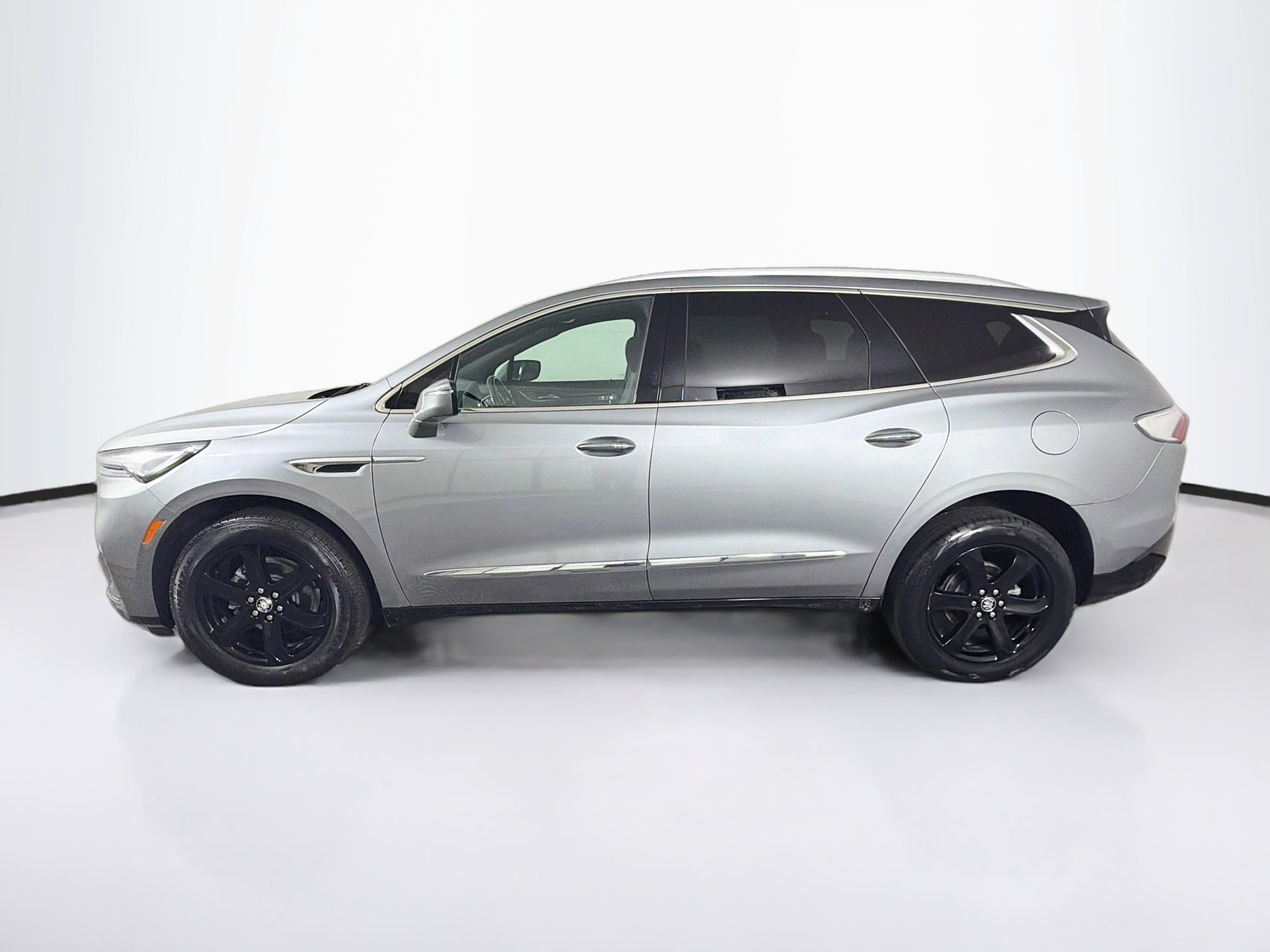 Used 2024 Buick Enclave Essence w/ Sport Touring Edition FWD image 4