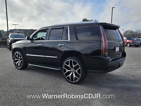 Used 2015 Cadillac Escalade Luxury image 9
