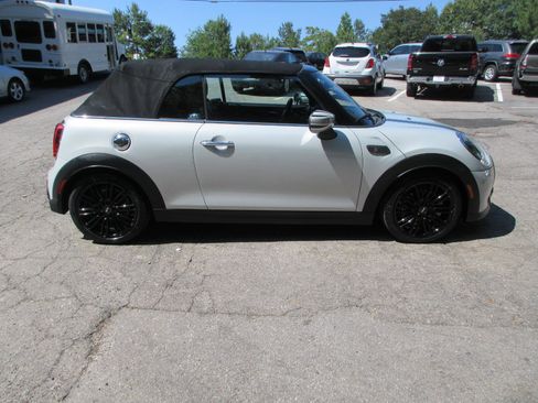 Used 2022 MINI Cooper S FWD image 6