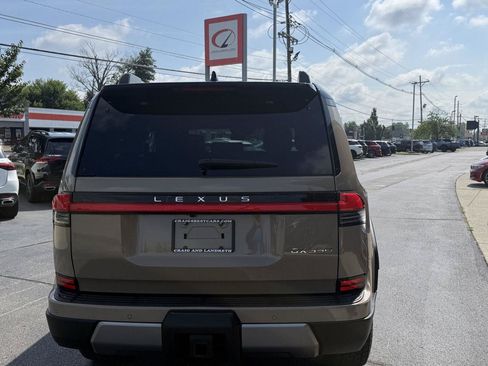 Used 2025 Lexus GX 550 AWD/4WD image 17