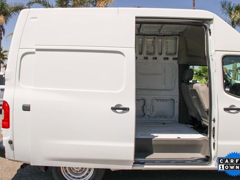 Used 2018 Nissan NV 2500 S image 27