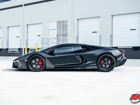 Used 2025 Lamborghini Revuelto image 62