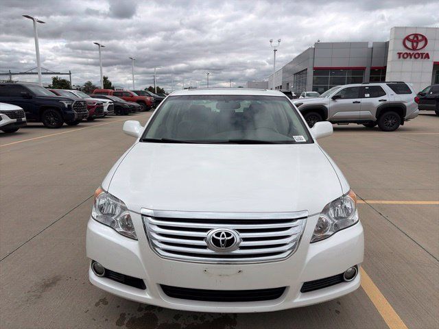 Used 2010 Toyota Avalon Limited FWD image 2