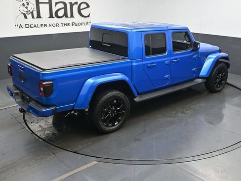 Used 2022 Jeep Gladiator Overland AWD/4WD image 39