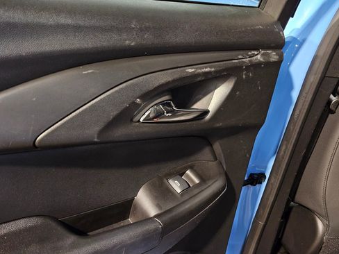 Used 2023 Chevrolet TrailBlazer RS image 34