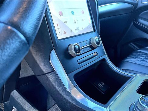 Used 2023 Ford Edge Titanium image 36