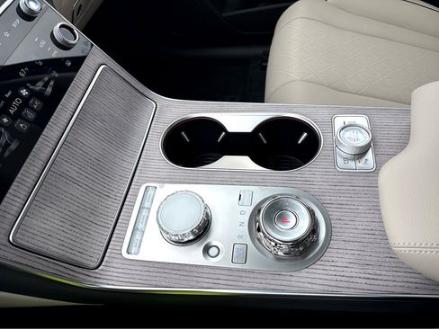 New 2026 Genesis GV80 2.5T Advanced image 13