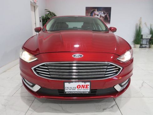 Used 2018 Ford Fusion SE w/ Equipment Group 201A FWD image 8