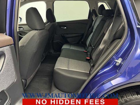 Used 2023 Nissan Rogue SV image 14
