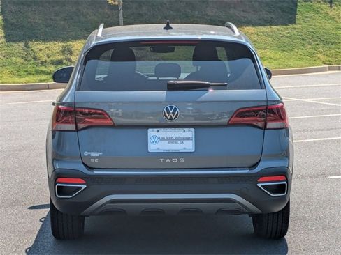 Used 2024 Volkswagen Taos SE image 5