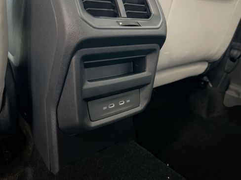 New 2026 Volkswagen Taos SE image 32