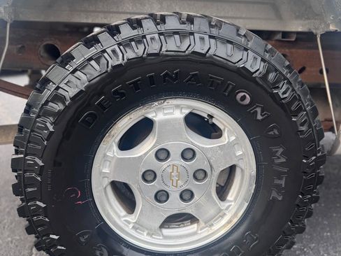 Used 2004 Chevrolet Silverado 1500 W/T image 12