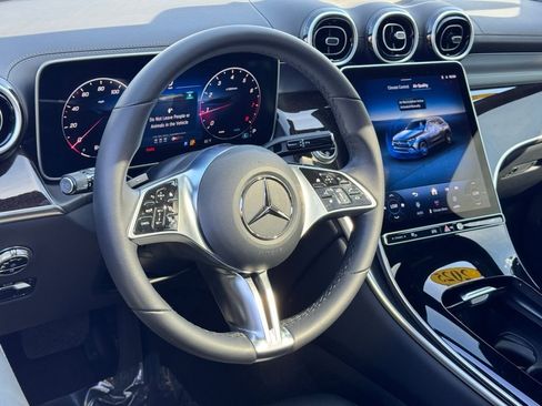 Used 2025 Mercedes-Benz GLC 300 4MATIC image 22