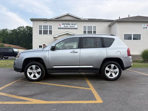 Used 2016 Jeep Compass Latitude AWD/4WD image 1