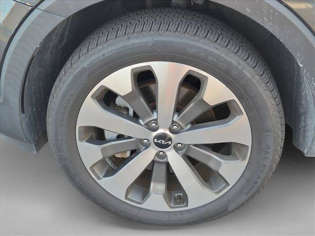 Used 2022 Kia Telluride EX w/ EX Premium Package FWD image 10