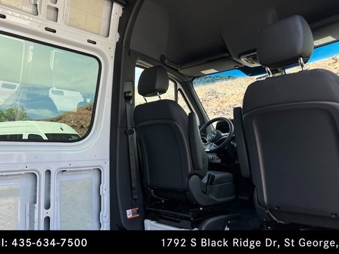 Used 2025 Mercedes-Benz Sprinter 3500 image 20