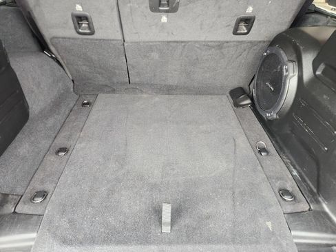 Used 2022 Jeep Wrangler Unlimited Sahara AWD/4WD image 37