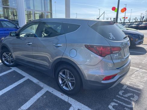 Used 2018 Hyundai Santa Fe Sport image 2