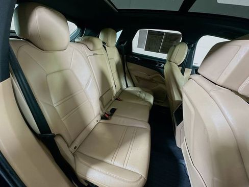 Used 2022 Porsche Cayenne image 29