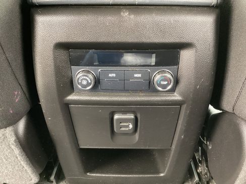 Used 2019 Chevrolet Traverse LT image 29