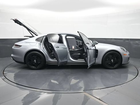 Certified 2023 Porsche Panamera 4 AWD/4WD image 33