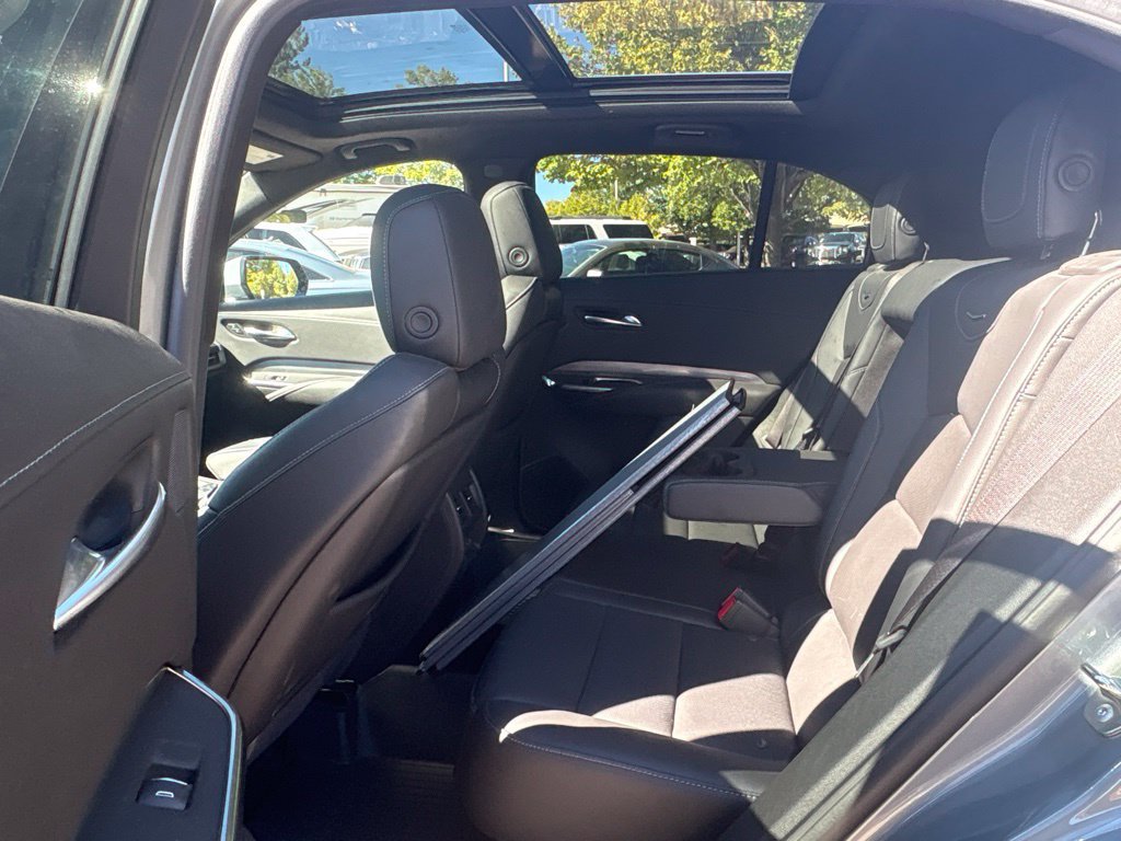 Used 2024 Cadillac XT4 Premium Luxury w/ Active Safety Package AWD/4WD image 17
