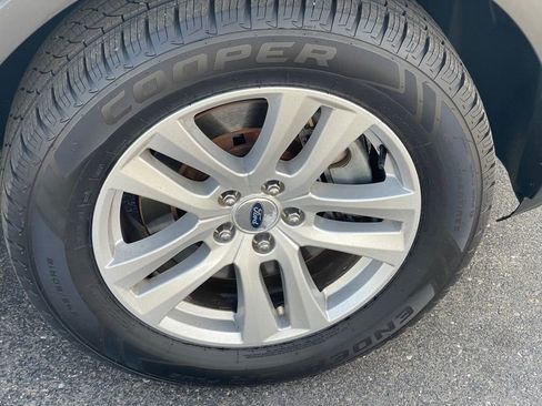 Used 2018 Ford Explorer XLT w/ Class II Trailer Tow Package image 27