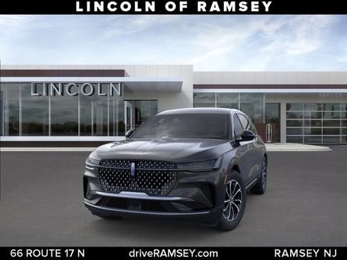 New 2026 Lincoln Nautilus Premier AWD/4WD image 2