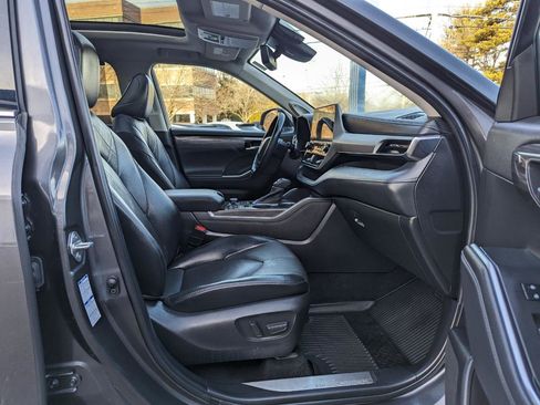 Used 2022 Toyota Highlander Platinum image 31