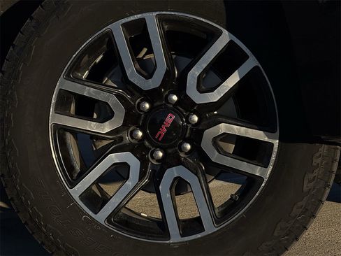 Used 2021 GMC Yukon AT4 w/ AT4 Premium Package image 8